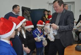 Consilierii locali dorohoieni au fost colindați la ultima ședință din anul 2014 – VIDEO/FOTO