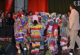 Spectacol de datini şi obiceiuri de iarnă „Carnavalul zăpezii” ediţia a XVI-a - FOTO
