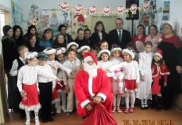 Vin Sărbătorile, Creștini! – Spectacol desfășurat la Şcoala Primară nr. 2 Sauceniţa - FOTO 