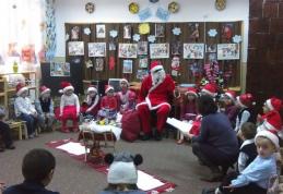 Școala Gimnazială „Dimitrie Pompeiu” Broscăuți - În așteptarea lui Moș Crăciun... - FOTO