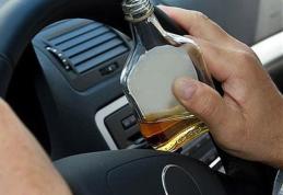 Tânăr ajuns în șanț cu mașina datorită consumului de alcool 