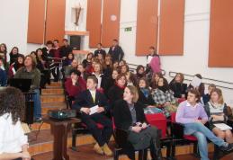 “Femeia între celebritate şi anonimat” la Colegiul Naţional Grigore Ghica