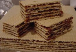 Napolitane cu crema de nuci si caramel