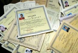 Diplomele de bacalaureat, eliberate după şase luni de întârziere