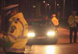 Tineri sub influenţa alcoolului, depistaţi conducând vehicule pe drumurile publice