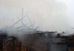 Adăpost de animale incendiat de un jar purtat de vânt