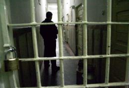 Bănuiţi de comiterea unor infracţiuni de furt, identificaţi şi reţinuţi de poliţişti