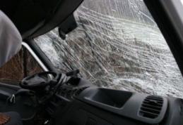 Un șofer băut s-a izbit cu mașina într-o casă
