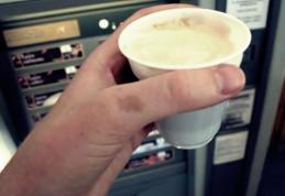 Pericolul din cafeaua de la automat. De ce nu trebuie să mai consumi această băutură