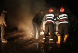 Maşină aprinsă de un scurtcircuit electric, distrusă parţial