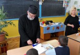 Vezi ce cred dorohoienii despre predarea orelor de religie la şcoală. Rezultatul sondajului!