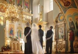 Cununia civilă ar putea fi oficiată de preoţi în Biserică. Proiectul de lege este pe masa senatorilor