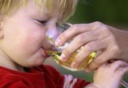 Nu le activaţi micuţilor genele alcoolismului!