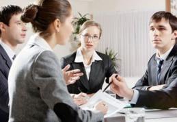 Firmele care angajează tineri până în 24 ani vor primi 200 euro şi 500 lei lunar/angajat, timp de un an