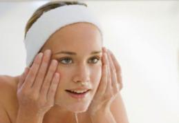 Demachierea corectă a tenului! Majoritatea femeilor fac această greşeală