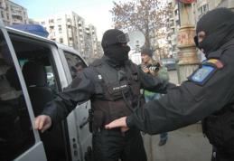 Doi bărbați reținuți în urma percheziţiilor făcute de DNA  în județul Botoşani!