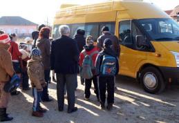 Consiliul Naţional al Elevilor critică vehement decizia Senatului României privind situaţia elevilor navetişti