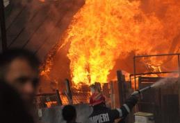 Două incendii în aceeaşi comună, izbucnite în mai puţin trei ore