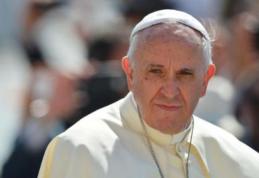 Un bărbat i-a închis de două ori telefonul papei, crezând că este o glumă