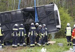 ACCIDENT GRAV în Germania: Un autocar românesc s-a răsturnat. 11 oameni au fost răniţi, trei persoane în stare critică VIDEO /FOTO