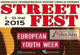 Ziua Naţională a Tineretului a fost celebrată prin muzică, dans şi teatru de tinerii din Botoşani