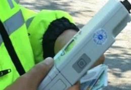 Tineri sub influența băuturilor alcoolice depistați în trafic fără a poseda permis de conducere