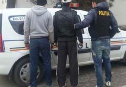 Tineri bănuiţi de comiterea unei tâlhării, identificaţi de poliţişti
