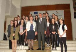 Proiect despre dialog, comunicare, empatie şi toleranţă la Prefectură 