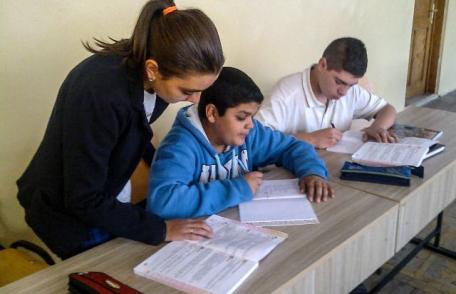 Schimbări majore în Legea Educaţiei. Părinţii riscă amenzi usturătoare dacă nu-şi dau copiii la şcoală