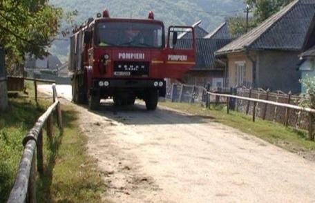 Seceta se resimte tot mai mult în județul Botoșani. Apă menajeră transportată de pompieri la Mihăileni