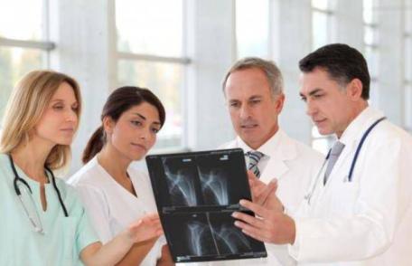 Medicii vor putea acorda consultaţii private în spitalele de stat