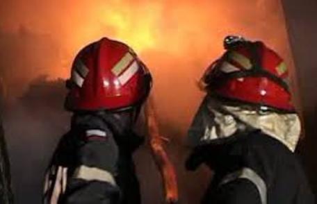 O familie din oraşul Bucecea a fost păgubită de foc de 8.000 de lei