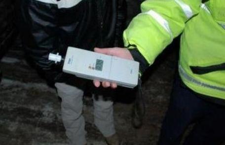 Deși consumase alcool a ieșit cu mașina la plimbare prin municipiu  