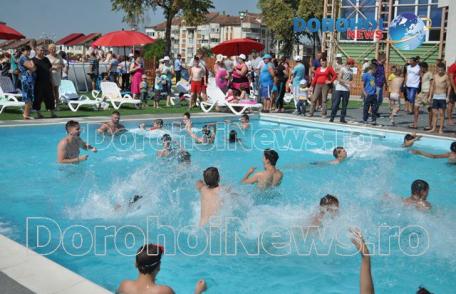 Piscina semi-olimpică din Dorohoi devinde un real profit. Vezi câte persoane au fost în prima săptămână de la inaugurare!