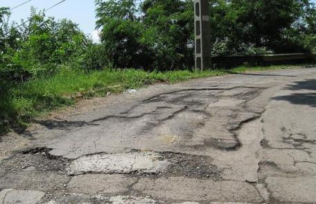 Plouă cu bani în județul Botoşani. Guvernul dă 8,2 milioane de lei pentru drumuri județene. Vezi lista completă