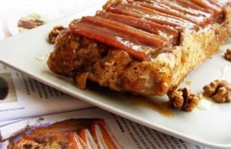 Chec răsturnat cu banane