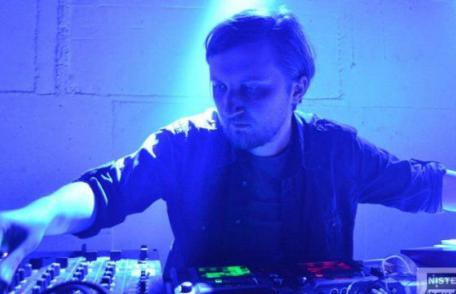 Un muzician din România a lansat o aplicaţie inedită. Cum poţi să „te plimbi” într-un cântec