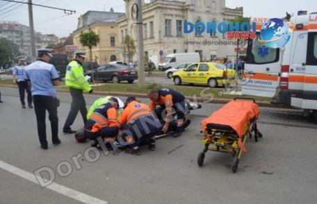 Accident în apropiere de Uvertura Mall: Un motociclist a intrat direct într-un autoturism - FOTO