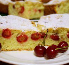 Chec pufos cu visine