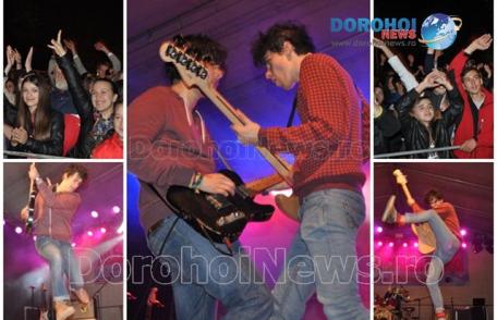Concert de rock alternativ susținut de trupa botoşăneană „The Kryptonite Sparks“ la Zilele Municipiului Dorohoi 2015 – FOTO
