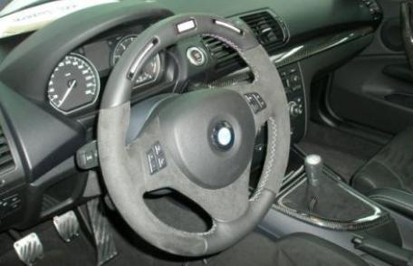 Volanul maşinii, mai plin de bacterii decât colacul unei toalete