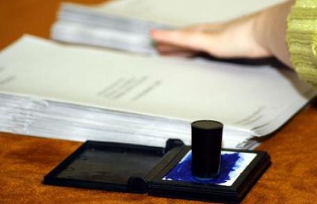 Legea privind alegerea primarilor într-un singur tur, respinsă de Senat