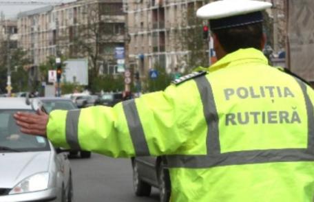 Tânăr cercetat după ce a fost depistat la volanul unui autoturism cu număr fals