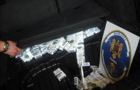 Autoturism „antifonat” cu ţigări de contrabandă, descoperit de polițiștii de frontieră