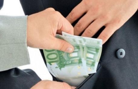 Muncă în folosul comunității pentru un dorohoian care a încercat să mituiască polițiștii