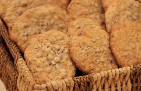 Biscuiţi crocanţi cu unt şi aromă fină de lămâie