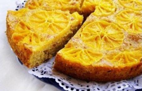 Prăjitură răsturnată cu portocale caramelizate