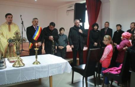 Sfințirea celor două cămine culturale noi-nouţe din comuna Răchiţi - FOTO