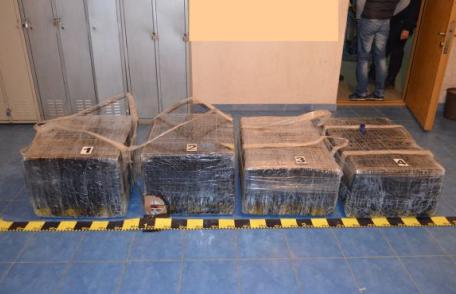  Focuri de armă pentru reţinerea contrabandiştilor! Peste 130.000 de țigări confiscate! - FOTO