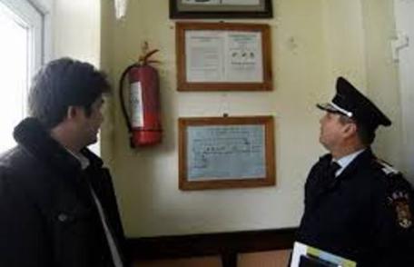Angajaţii ISU Botoşani au demarat verificările în localurile din Botoşani